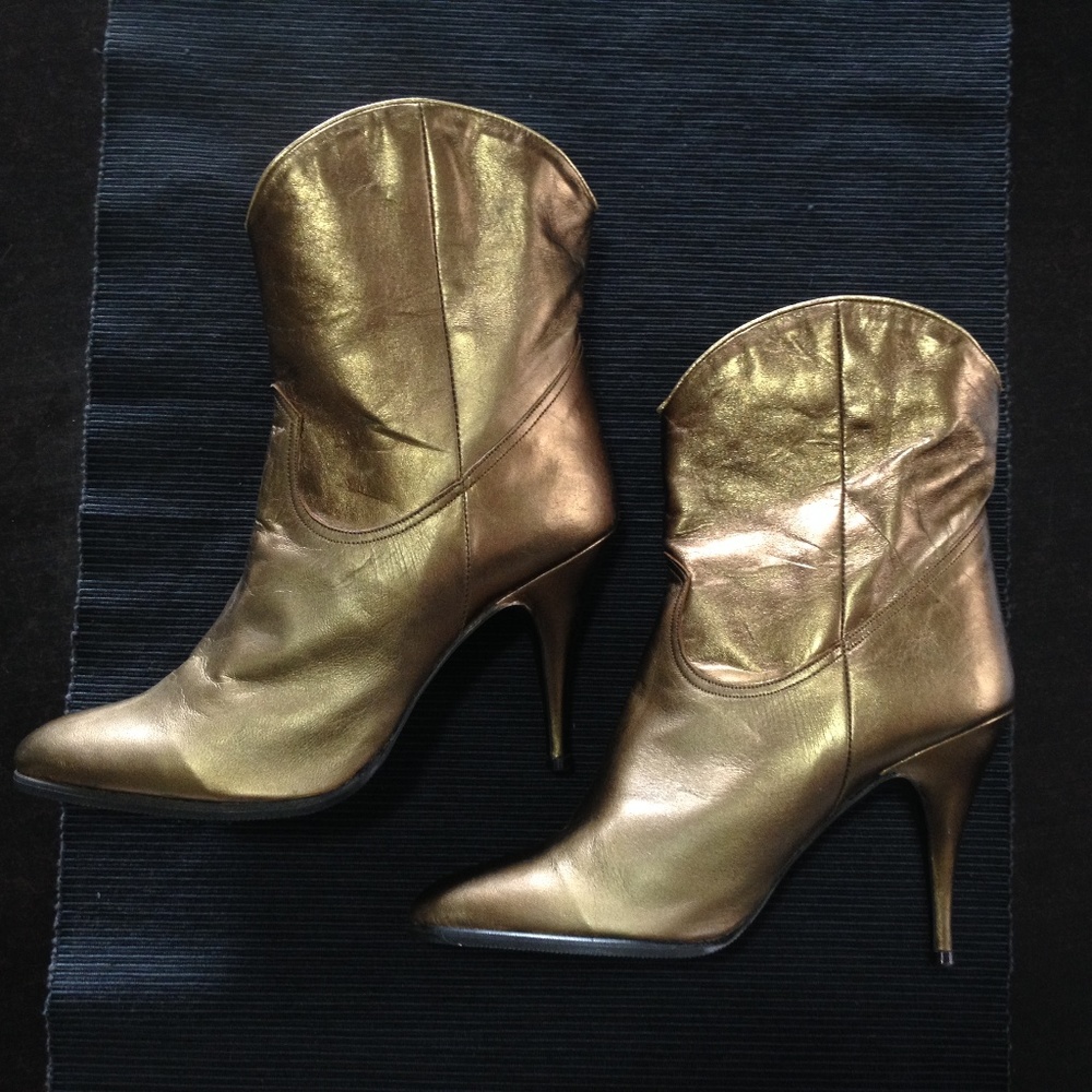 golden 100% leather heeled boots